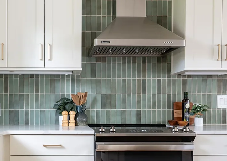 Modern Kitchen Stainless Steel Wall-Mounted Range Hood Remodeling with Mode Homes